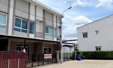 For sale 4 bedrooms townhouse in Mueang Nonthaburi, Nonthaburi