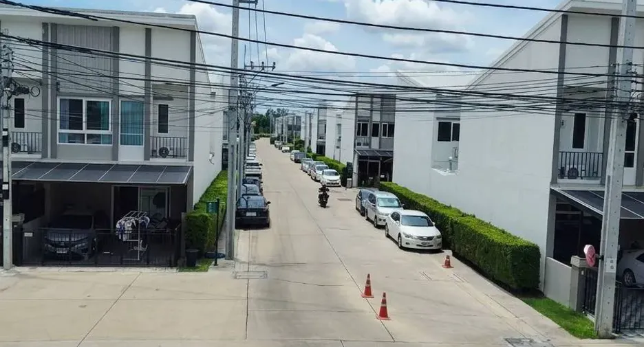 Продажа 4 спальни таунхаус в Mueang Nonthaburi, Нонтабури