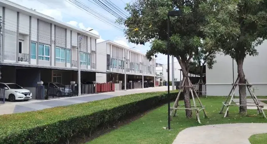 Продажа 4 спальни таунхаус в Mueang Nonthaburi, Нонтабури