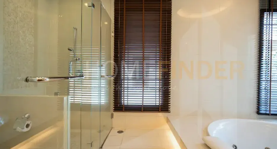 Casa en alquiler de 4 habitaciones en Sathon, Bangkok