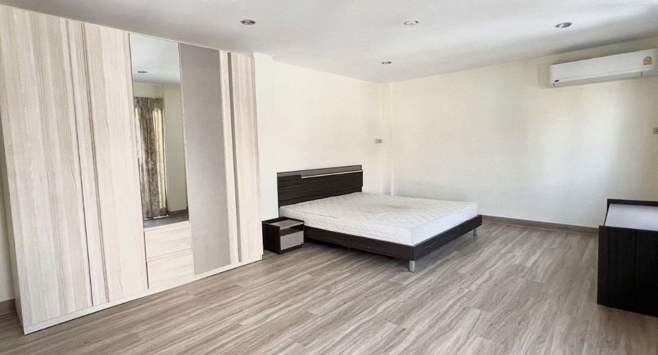 Casa en alquiler de 4 habitaciones en Sathon, Bangkok