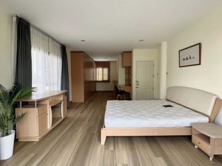 Casa en alquiler de 4 habitaciones en Sathon, Bangkok