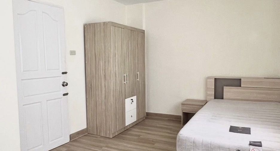 Casa en alquiler de 4 habitaciones en Sathon, Bangkok