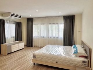 Casa en alquiler de 4 habitaciones en Sathon, Bangkok