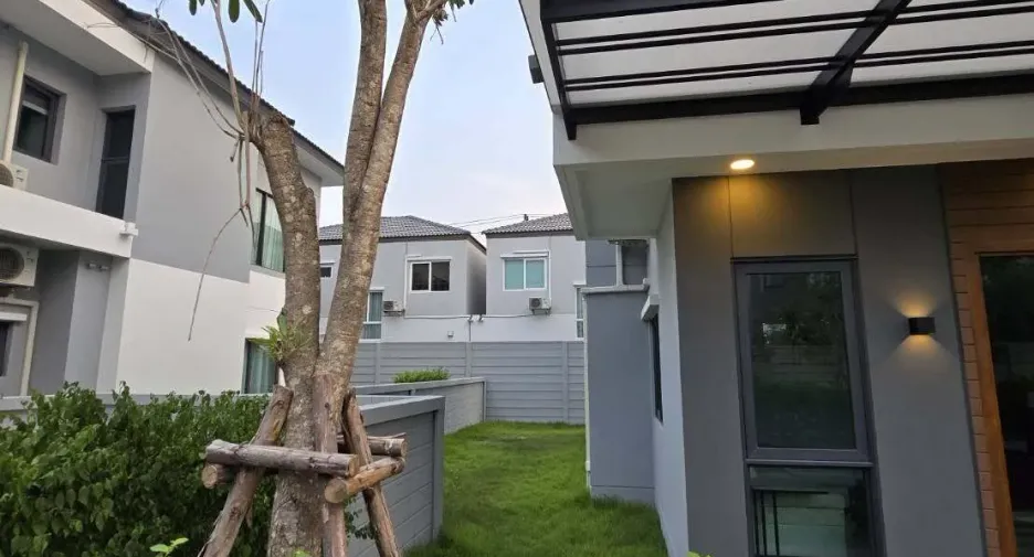 Haus zur Miete mit 4 Zimmer in Bang Phli, Samut Prakan