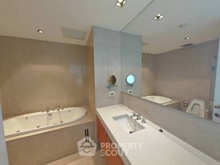 For sale 2 bedrooms condo in Pathum Wan, Bangkok