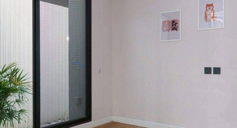 Haus zur Miete und zum Kauf mit 3 Zimmer in Phra Khanong, Bangkok