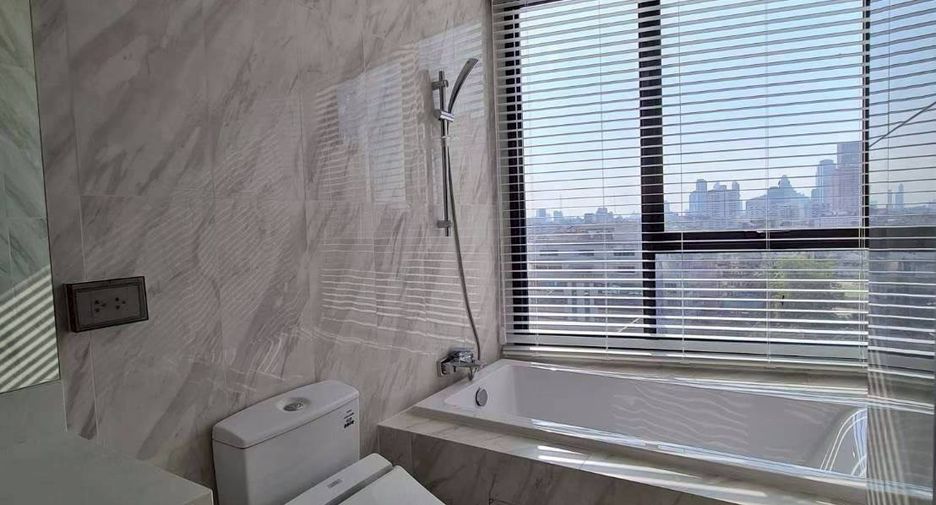For rent 2 bedrooms condo in Khlong Toei, Bangkok