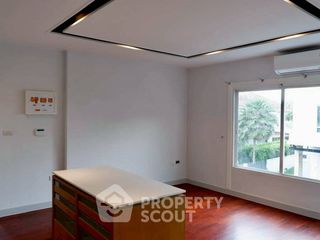 For rent 5 bedrooms house in Saphan Sung, Bangkok