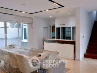 For rent 5 bedrooms house in Saphan Sung, Bangkok