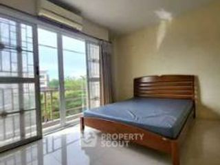 出售 8 卧室 联排别墅 在 Mueang Chon Buri, Chon Buri