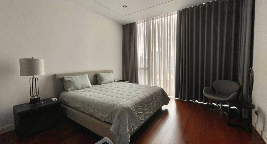 For sale 2 bedrooms condo in Khlong Toei, Bangkok