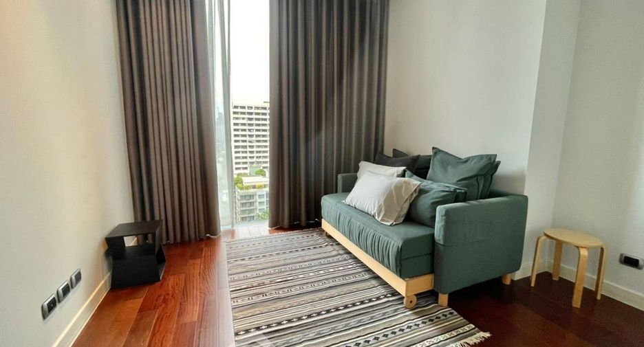 For sale 2 bedrooms condo in Khlong Toei, Bangkok