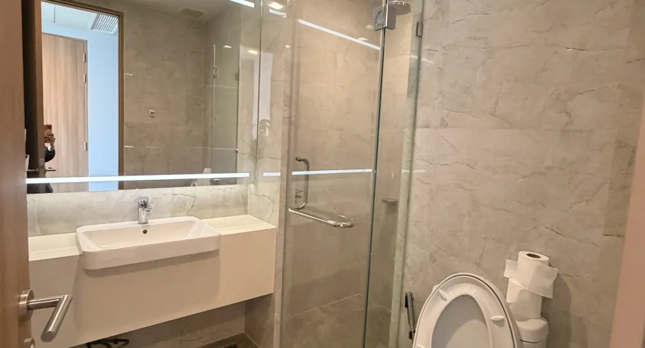 For rent 1 bed condo in Watthana, Bangkok