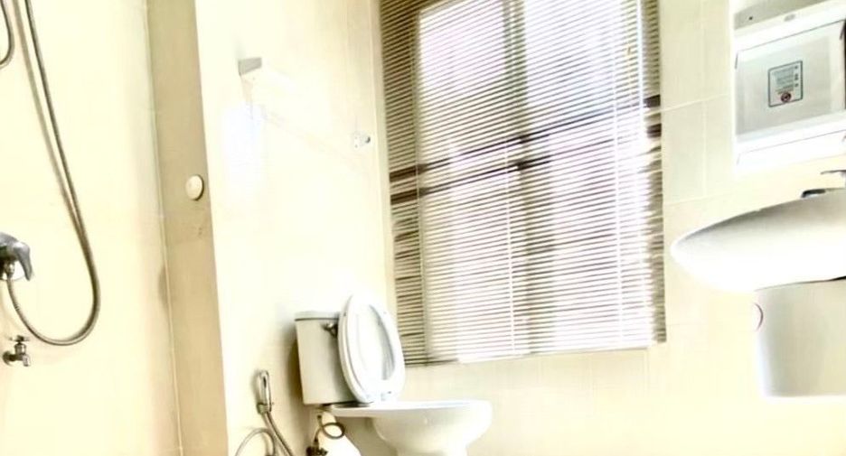For rent 3 bedrooms townhouse in Suan Luang, Bangkok