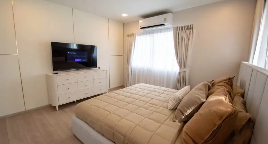 出租 4 卧室 独立屋 在 Bang Phli, Samut Prakan