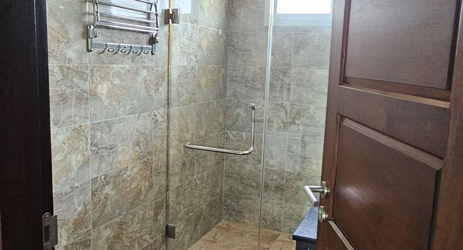 For sale 6 bedrooms house in Doi Saket, Chiang Mai