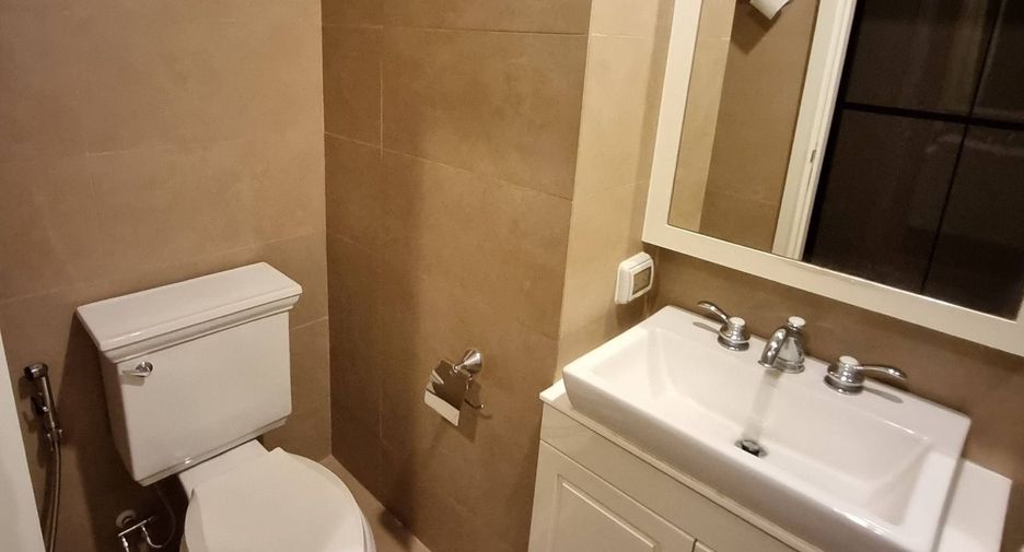 For rent 1 bed condo in Khlong Toei, Bangkok