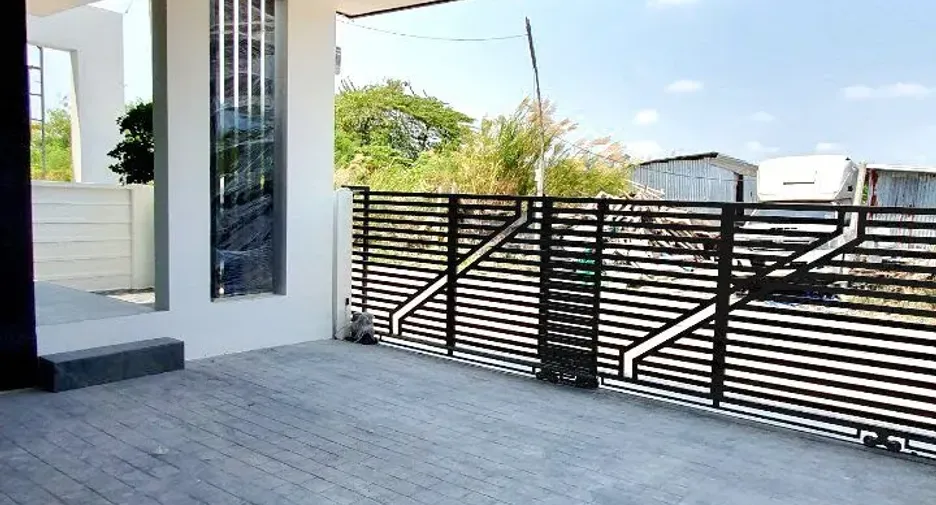 Аренда 4 спальни дом в Bang Phli, Самутпракан