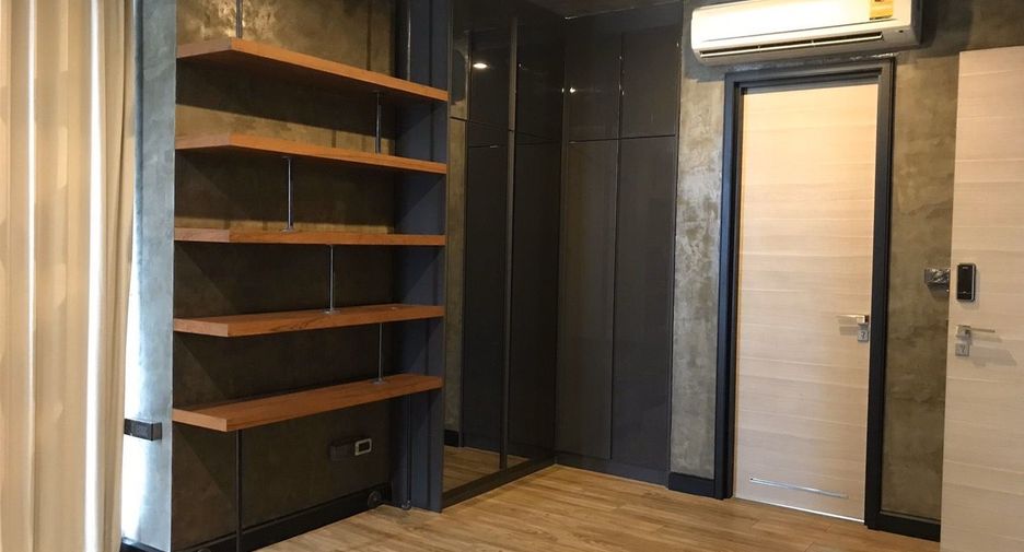 For sale 2 bedrooms condo in Sathon, Bangkok