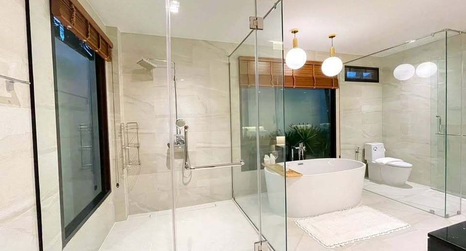 For sale 3 bedrooms villa in Thalang, Phuket