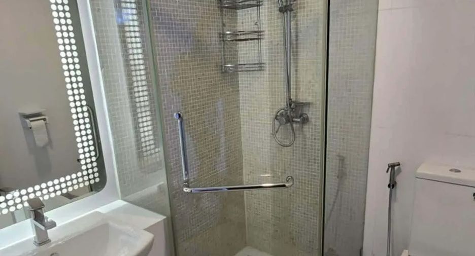 Condo en alquiler de 2 habitaciones en East Pattaya, Pattaya
