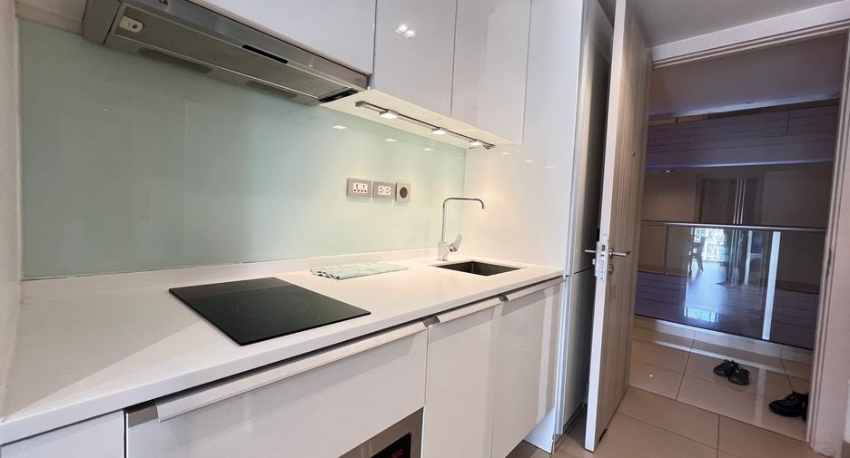 Condo en alquiler de 2 habitaciones en East Pattaya, Pattaya