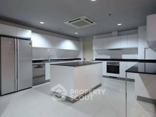 À louer 3 chambres appartement à Watthana, Bangkok
