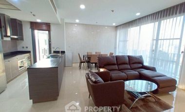 For rent 3 bedrooms condo in Khlong Toei, Bangkok