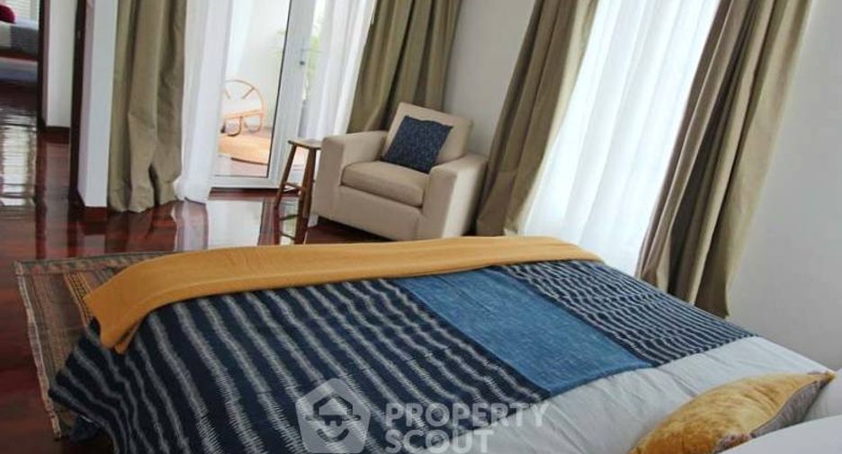 For rent 4 bedrooms apartment in Sathon, Bangkok