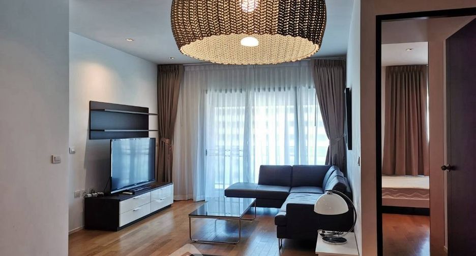 For rent 2 bedrooms condo in Khlong Toei, Bangkok