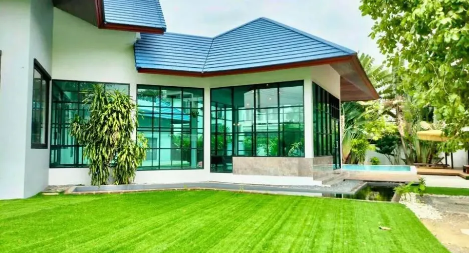 For sale and for rent 4 bedrooms villa in Prawet, Bangkok