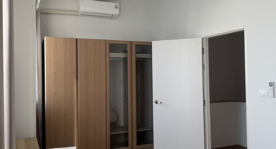 Casa adosada en alquiler de 3 habitaciones en Bang Phli, Samut Prakan