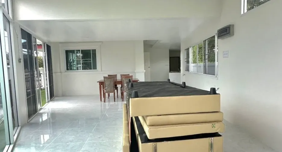 For sale 5 bedrooms house in Hang Dong, Chiang Mai