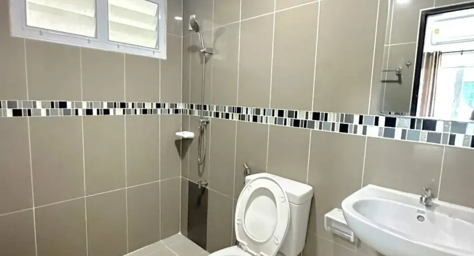 For sale 5 bedrooms house in Hang Dong, Chiang Mai