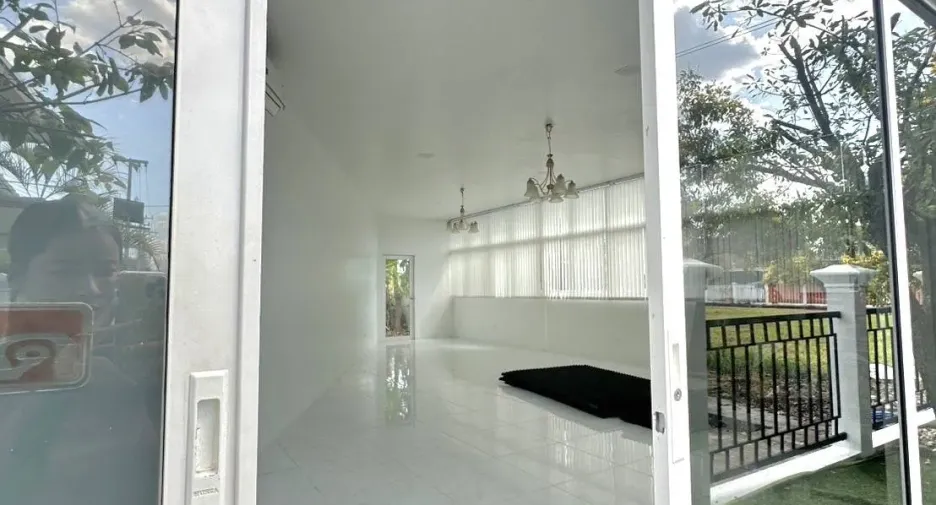For sale 5 bedrooms house in Hang Dong, Chiang Mai