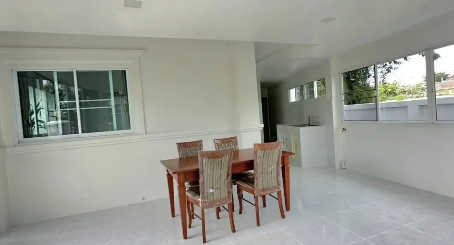 For sale 5 bedrooms house in Hang Dong, Chiang Mai