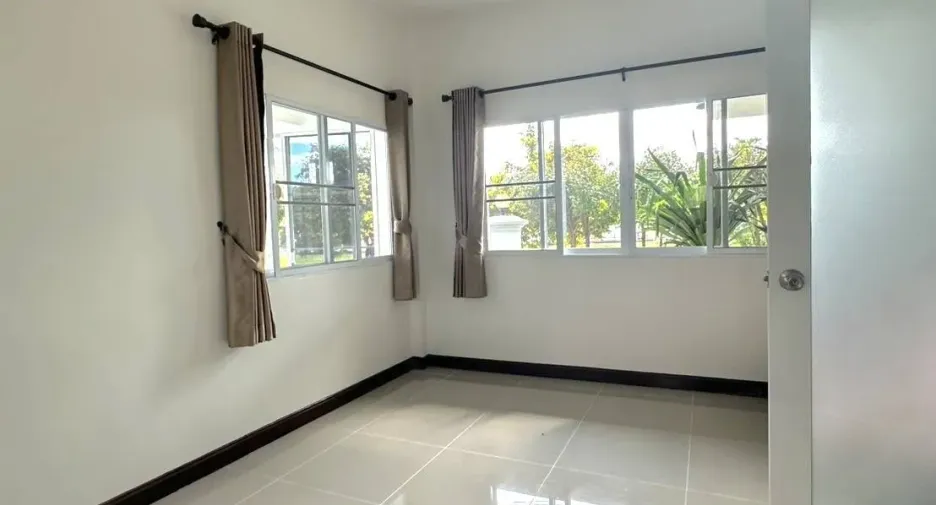 For sale 5 bedrooms house in Hang Dong, Chiang Mai