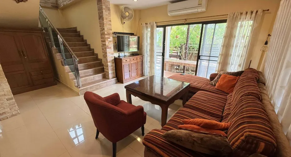 Villa zum Kauf mit 4 Zimmer in Huay Yai, Pattaya