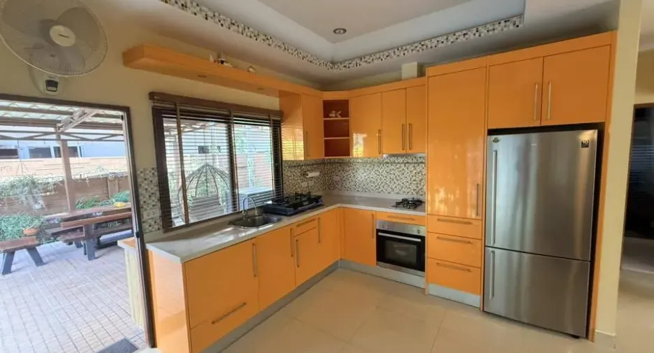 Villa zum Kauf mit 4 Zimmer in Huay Yai, Pattaya