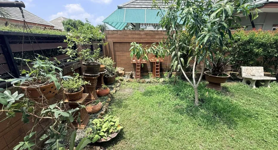 Villa zum Kauf mit 4 Zimmer in Huay Yai, Pattaya