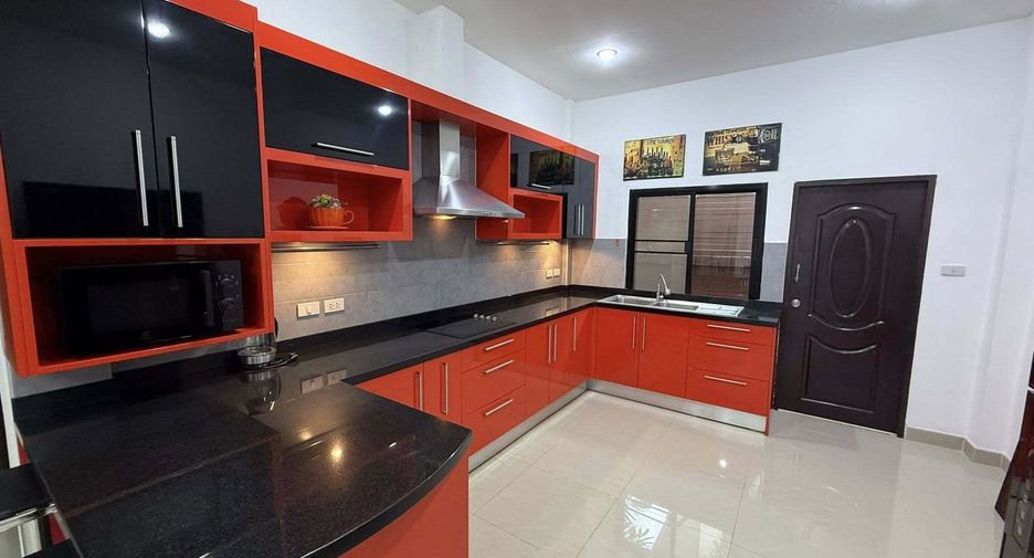 À vendre 3 chambres villa à Huay Yai, Pattaya