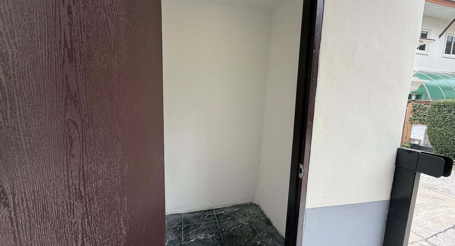 À vendre 3 chambres villa à Huay Yai, Pattaya