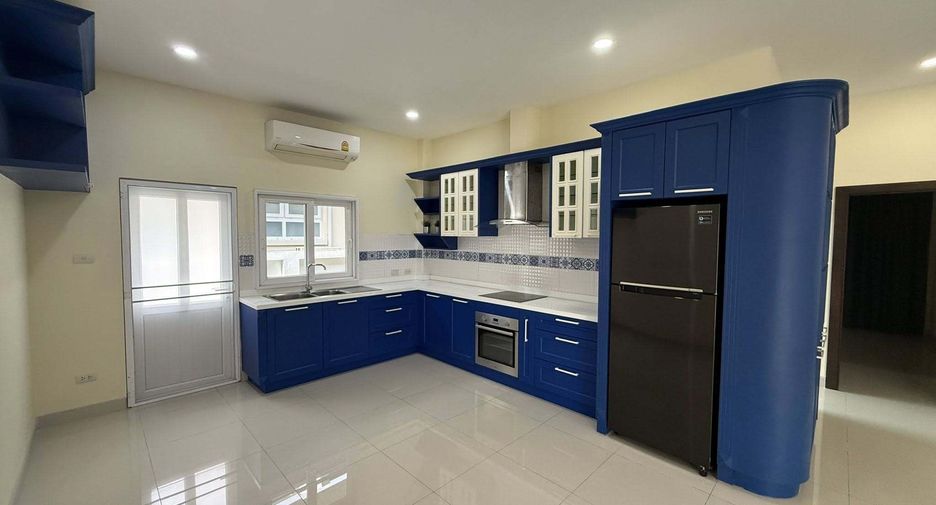 Villa en venta de 4 habitaciones en Huay Yai, Pattaya