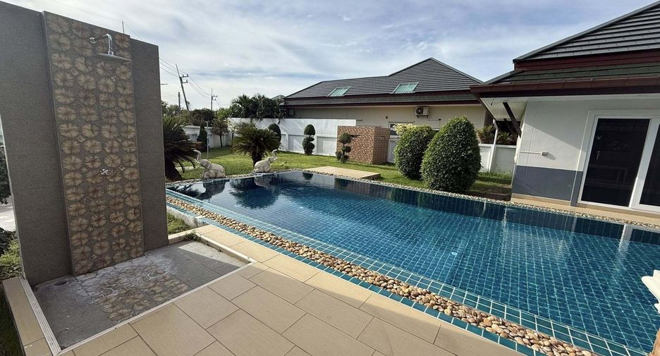 Villa en venta de 4 habitaciones en Huay Yai, Pattaya