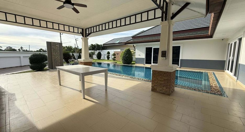 Villa en venta de 4 habitaciones en Huay Yai, Pattaya