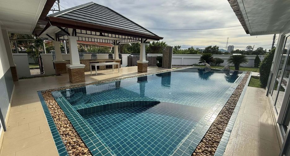 Villa en venta de 4 habitaciones en Huay Yai, Pattaya