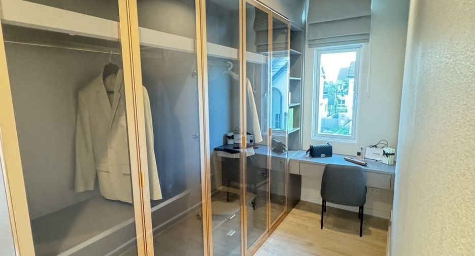 For rent 4 bedrooms house in Sai Mai, Bangkok