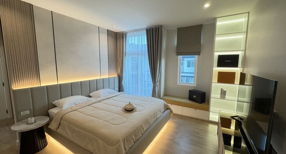 For rent 4 bedrooms house in Sai Mai, Bangkok