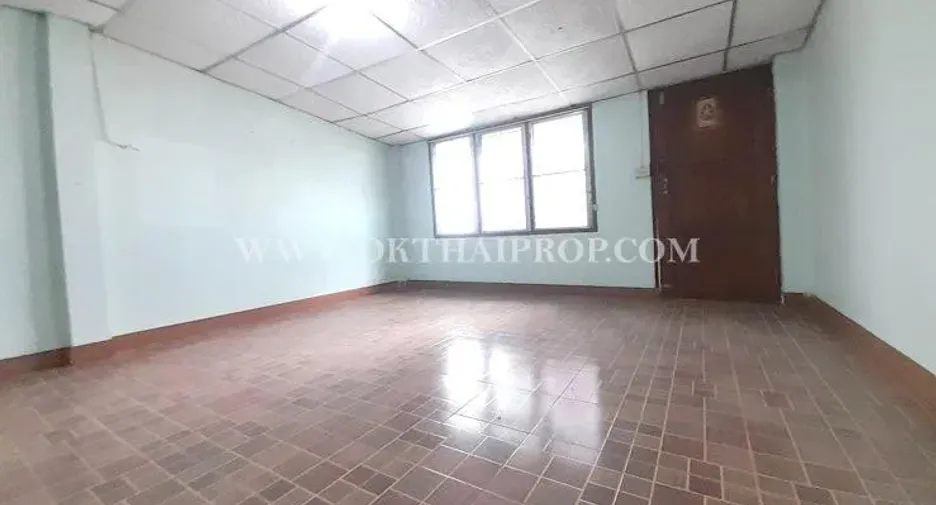 For sale 4 ベッドルーム townhouse in Pak Kret, Nonthaburi